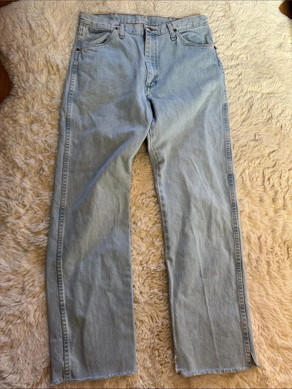 🤠Wrangler Men’s Light Blue 34” Relaxed Jeans Cowboy cut raw hem 31” inseam